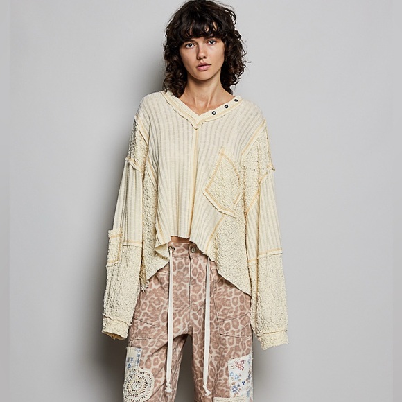 ♥️Hello Gorgeous! POL V-Neck Long Sleeve Top with Stitch Detail- Natural - Picture 5 of 9